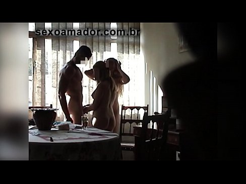 ❤️ Prietenii sexuali invită un bărbat uriaș și o partidă în trei cu el ❌  at porn ro.filmepornonline.ru ❌️